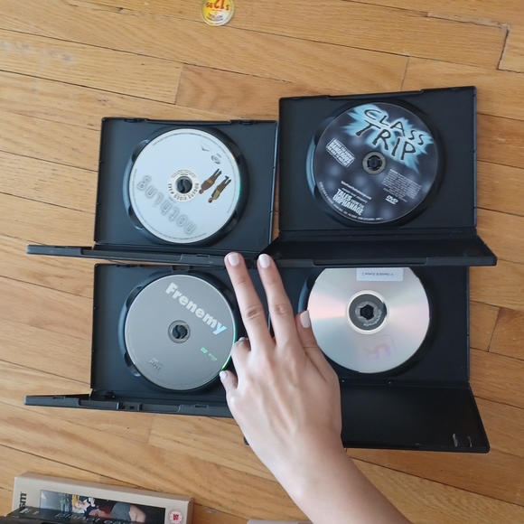 Lot of 4 DVDs - Picture 2 of 3